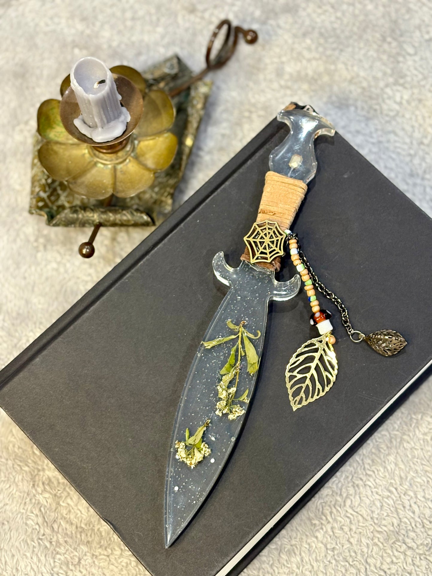 Baby's Breath Resin Dagger