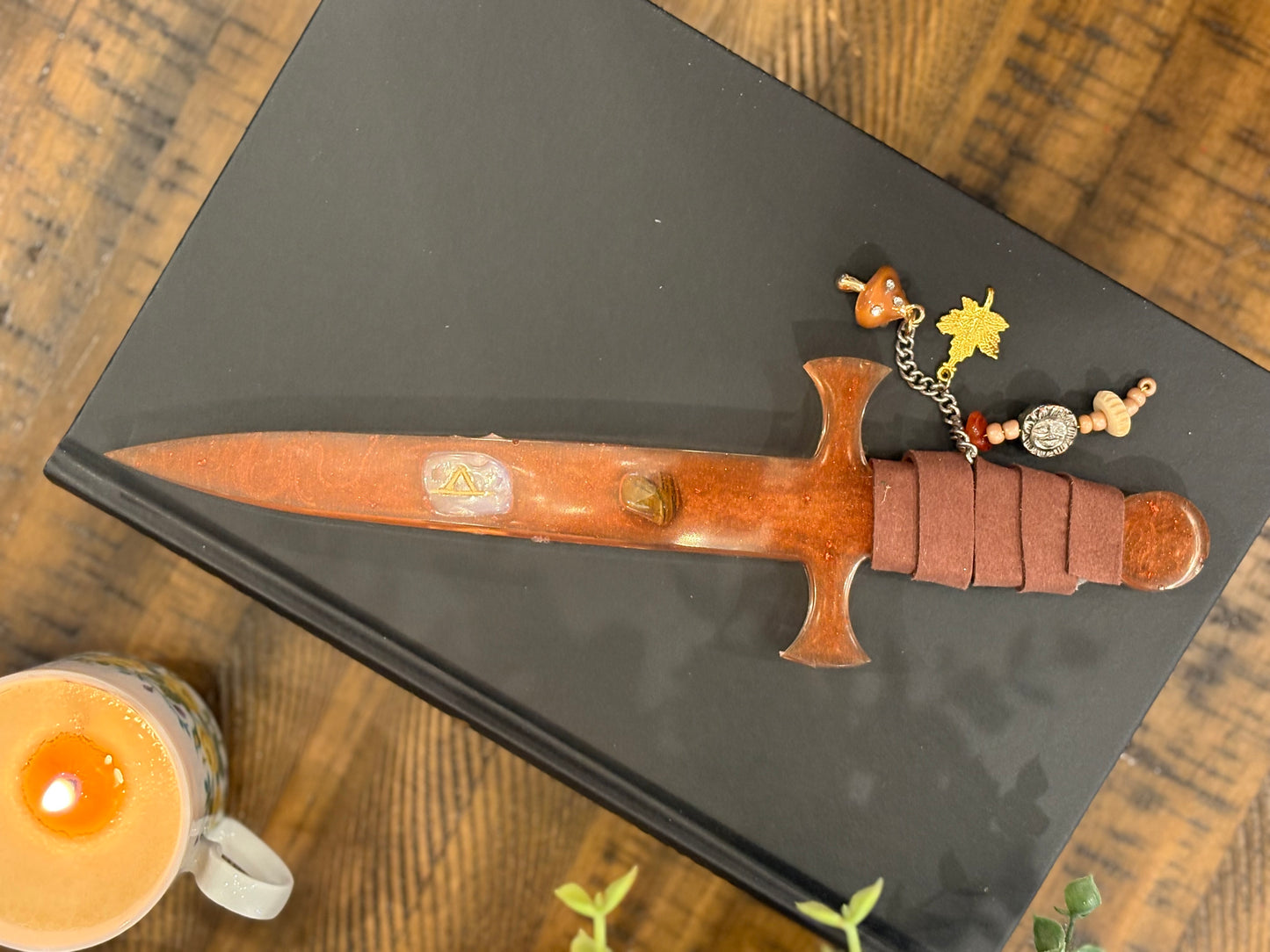 Copper Resin Dagger with Defense Rune